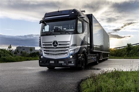 Mercedes benz trucks. The boss of Mercedes-Benz has called on Brussels to lower tariffs on electric cars imported from China, just as the European Commission is considering raising import … 