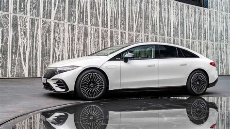 Mercedes eqs range. Mercedes-Benz 's battery powered EQS450+ (above) and EQS580 have an EPA range of 350 or 340 miles of range, besting their German competition by more than 100 miles. Tesla and Lucid easily beat the ... 