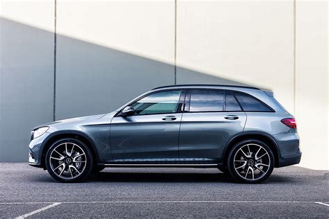 Mercedes glc 43 amg. The M139I engine in the Mercedes-AMG GLC 43 SUV is a 2.0-liter four-cylinder mill with an electric exhaust gas turbocharger as well as a belt-driven starter-generator that adds another 13 hp ... 