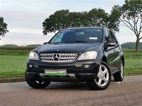 Mercedes ml jacking mode.  View and Download Mercedes-Benz Light Truck ML 320 operator...
