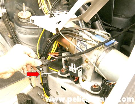 Mercedes slk 230 repair manual roof control module. - L' examen continué ou réfutation de la lettre du prétendu patriote à l'auteur de l'examen.