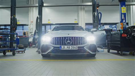 Mercedes-AMG – Unsere Arbeitsmodelle & Benefits,