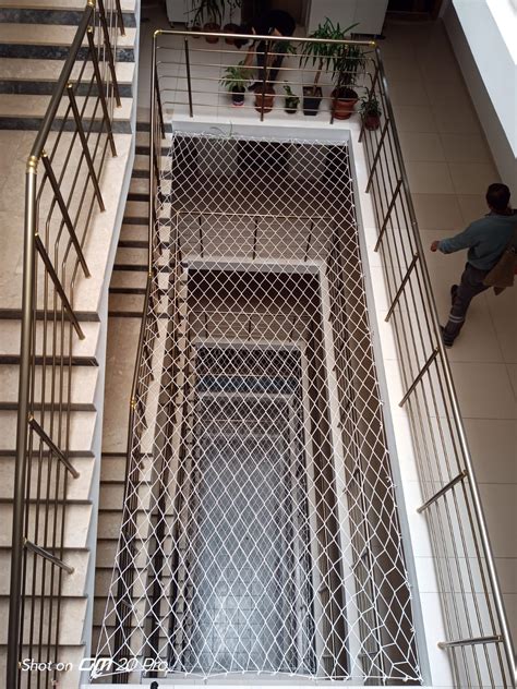 Merdiven boşluğu 1000Kitap. 