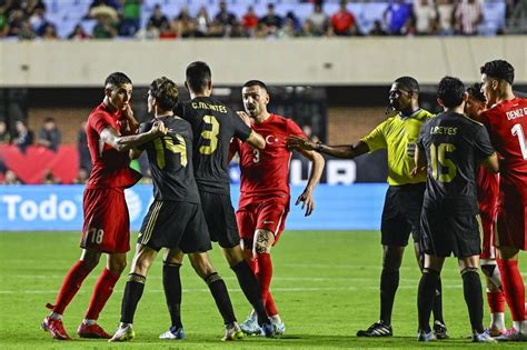 Merih Demiral: Bozkurt pozunu Aziz Sancar istedi En. 