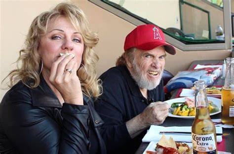 Merle haggard wife drown