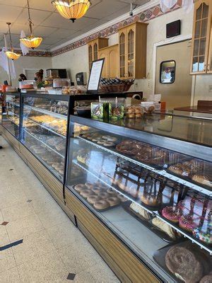 Tulsa's Finest Cakes & Pastries. Midtown 3202 E. 15th St. Tulsa, OK 74104 918-747-2301; Broken Arrow 4930 W. Kenosha St..