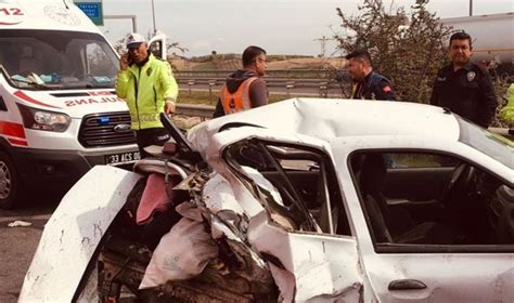 Mersin’de otomobiller çarpıştı: 3 yaralıs
