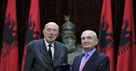 Mesazh ngushellimi.  Me trishtim t&euml; madh mor&euml;m lajmin p&euml;r vdekjen e nj&euml; njeri...