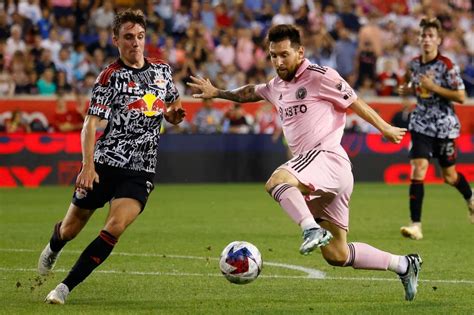 Messi scores dazzling goal in MLS debut, leads Miami over New York Red Bulls 2-0