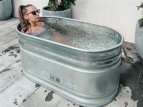 Metal bathtub for garden.  Customizable to your preference, our baths ...