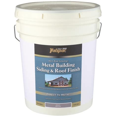 Metal roof paint. Next, apply a coat of metal roof primer to the entire roof with your paint roller. Allow this to dry for the recommended amount of time before moving on to the next step. 5 Finally, once the primer is dry, apply two coats of exterior paint to the roof with your roller. Allow each coat to dry thoroughly before applying the next one. 