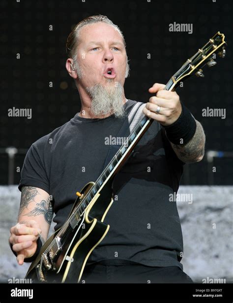 Metallica singer