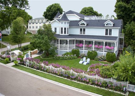 Metivier inn. The address for Metivier Inn is 7466 Market Street, Mackinac Island, MI 49757 What is the price for tonight? Based on recent averages, the price for tonight can start at 255. 