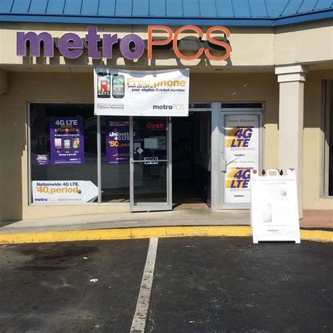 Find 55 Metro PCS in Cleveland, Ohio. List of Metro PCS store locations, business hours, driving maps, phone numbers and more.. 