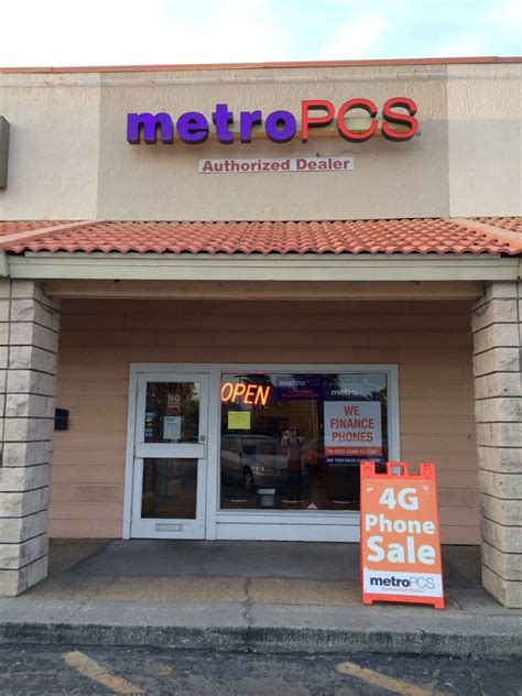 Premium MetroPCS Authorized Retailer. Located in the SoDo neighborhood