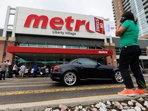 Metro says tentative deal reached with striking grocery workers in Toronto