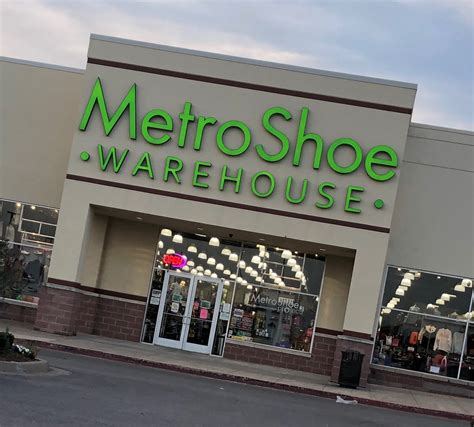 Metro shoes warehouse. MetroShoe Warehouse Profile and History. MetroShoe Warehouse is a Midwest shoe retailer with over 20 years of retail shoe business experience. MetroShoe Warehouse prides itself on providing our customers with an enormous selection of … 