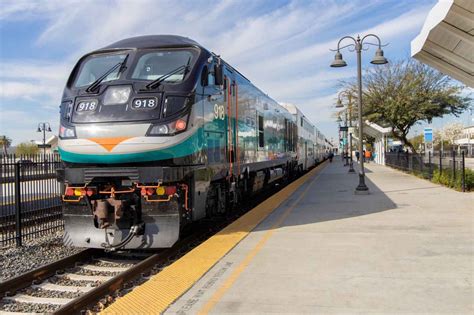 Metrolink offers $10 holiday pass for Labor Day