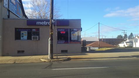 MetroPCS Wireless in Warren, PA Find the store hours and addresses of the MetroPCS Wireless locations near Warren, PA, along with information about free wireless phones, iPhone stores, and the affordable wireless phone companies. . 