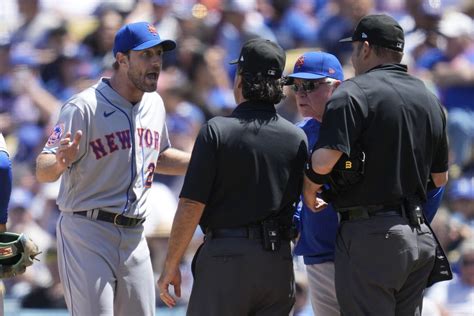 Mets’ Scherzer ejected for sticky stuff after umpire check