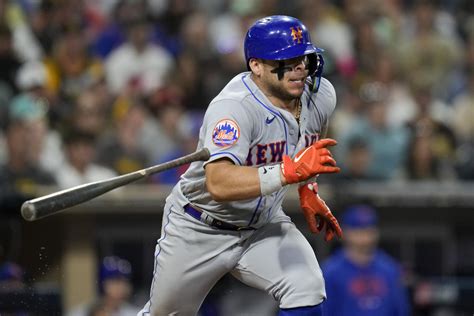 Mets’ take series opener against Padres after 10th inning outburst gives them 6th straight win