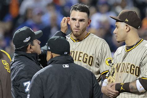 Mets asking umpire to check pitcher