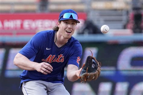 Mets bring up touted prospect Brett Baty to play third base