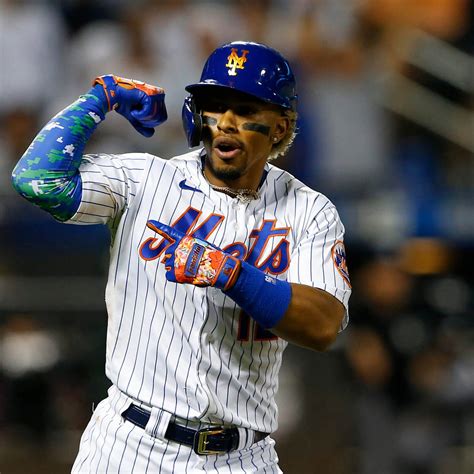 Mets fall season-high 9 games under .500, lose to Brewers 3-2 as Marte strands bases loaded
