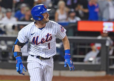 Mets get positive Jeff McNeil, Eduardo Escobar injury news