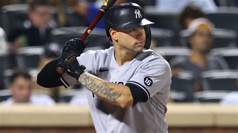 Mets ink former Yankee catcher Gary Sanchez to minor league deal