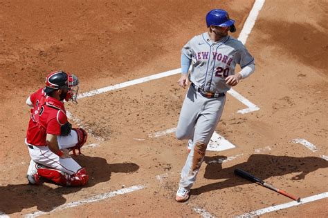 Mets lean on bullpen to take first game of doubleheader against Red Sox