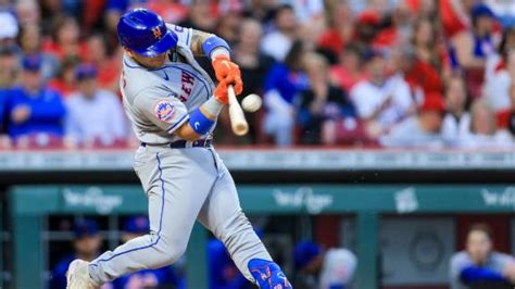 Mets lose 12th in 15 games, 7-6 to Reds, Showalter ejected