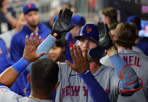 Mets lose to rival Braves, 6-4, despite home runs from Pete Alonso, Francisco Lindor