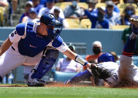 Mets seek to continue win streak, play the Dodgers