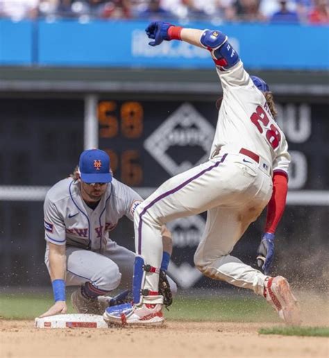 Mets walk 3 batters, hit 2 and make 1 error in 8th-inning meltdown and lose 7-6 to Phillies