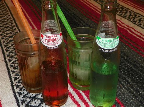 Mexican apple soda. 1 liter of lemon lime soda (chilled) 64 oz. bottle of cranberry apple juice (chilled) fresh cranberries, optional; Directions. In large punch bowl or pitcher, combine lemon lime soda with cranberry apple juice. Chill until ready to serve, and sprinkle with cranberries if desired. Throw in a striped straw and serve! 