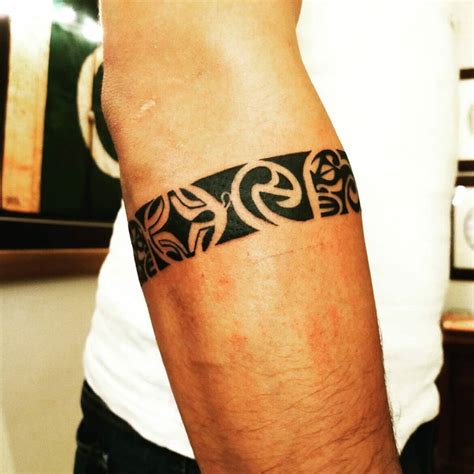 Mexican aztec band tattoo. 8. Aztec Tribal Tattoo. Hosting a plethora of fierce gods and intricate patterns, the art and designs of this Mesoamerican culture are striking and deeply meaningful. For someone looking to ... 