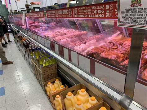 Mexican grocery store las vegas. May 14, 2020 · The Las Vegas-based Mexican grocery store just opened its first location in Henderson. The second largest store in the company’s chain clocks in at 50,000 square feet. The grocery store features ... 