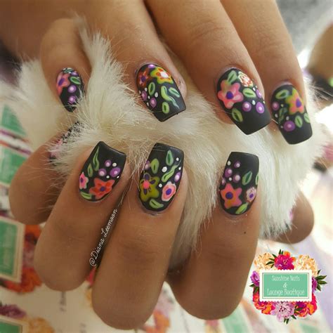 Mexican nail designs. Nail art has become a popular trend in recent years, with people experimenting with different colors, designs, and textures. When it comes to capturing the perfect nail photo, ligh... 