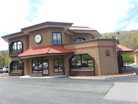 If you are interested in other Bluefield American restaurants, you can try China Restaurant, Papa John's Pizza, or Ryan's. After you've visited Applebee's, if you're looking for something new to try, check out more restaurants in Bluefield, fast food restaurants in Bluefield, or American restaurants in Bluefield.. 