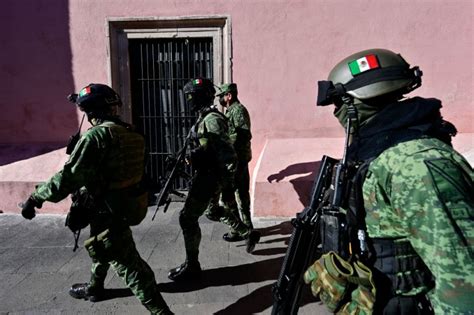 Mexico arrests drug cartel lieutenant near Texas border