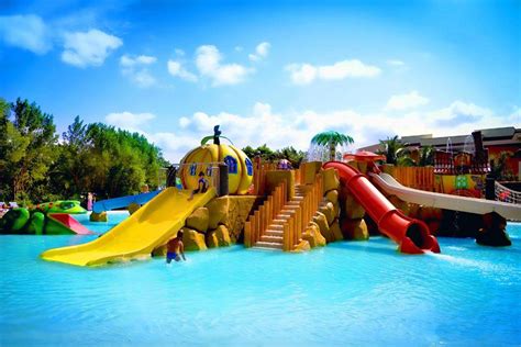 Mexico resorts with water parks. The small water parks (I believe there are 3 in the resort complex) were fun for my kids, but probably best for kids 9-10 and younger. All Inclusive This accommodation offers all inclusive options. 