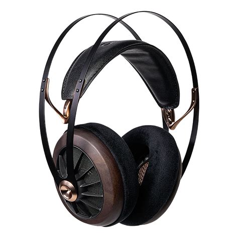 Meze audio. The Meze Audio Liric is Meze’s new Flagship closed back headphone, selling for $/€2000 USD/Euro. Disclaimer: The Meze Audio Liric was sent directly from Meze Audio for the purpose of this review. Meze Audio. The Romanian company no longer really needs an introduction. 