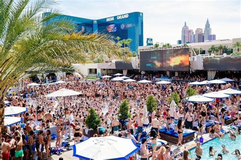 Mgm pool party. This summer, Wynn and Encore are emphasizing zero-proof cocktails, including the Solar Power with La Colombe Cold Brew coffee, almond milk and a blend of lion’s mane, maca, reishi and cacao, and ... 