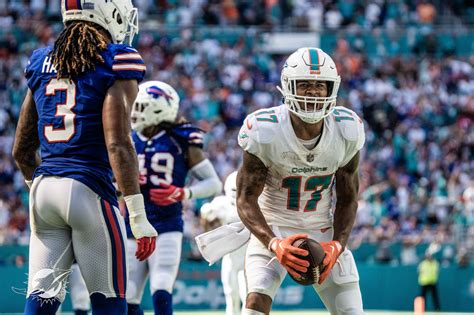 Miami’s Jaylen Waddle clears concussion protocols, LB Jaelan Phillips ruled out Sunday vs. Bills