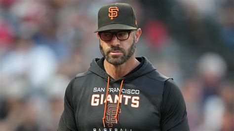 Miami Marlins finalizing a deal add former Giants manager Gabe Kapler to fron office, AP source says