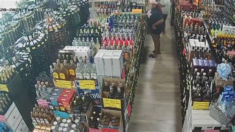 Miami Police searching for liquor thieves