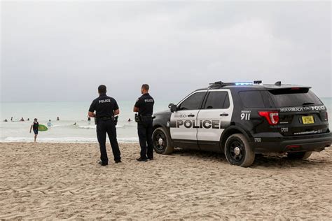 Miami beach police. Updated on: March 8, 2024 / 11:22 PM EST / CBS Miami. MIAMI BEACH - Police and state troopers swarmed parts of Miami Beach running checkpoints to catch drunk drivers and … 