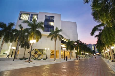 Miami Dade College's Medical Campus opened in 1977 and sits on 4.3 acres in the heart of the Miami Health District. Learn more about the campus' history. Students at Medical Campus learn as they build their experience in state-of-the-art facilities. The library features an extensive medical collection, while study areas provide ample .... 