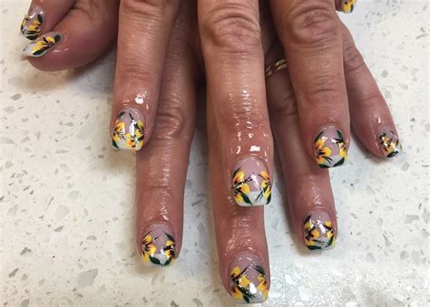 When all you need are a terrific set of nails, North Branch's Miami Nails is here for you. At this salon, you can enjoy relaxing and professional nail servic.... 